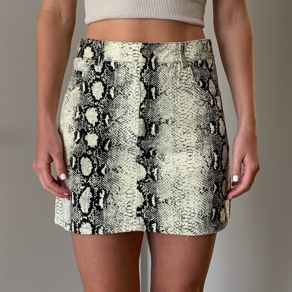 Black and white snake print mini skirt